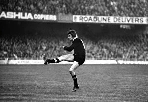 Images Dated 28th July 2015: Brian McKechnie kicks the penalty that gives the All Blacks victory against Wales in 1978
