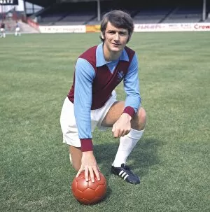 Images Dated 1st August 1970: Bruce Rioch - Aston Villa
