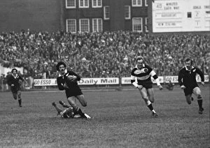 Images Dated 7th February 2013: Bryan Williams makes the break for Grant Battys try against the Barbarians in 1973