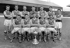 Burnley F. C. 1960 / 61 Team Group Burnley - 1960 / 61 Division 1 Champions