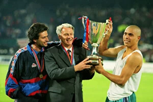 Mourinho_sacked Collection: Cup Winners Cup Final: Barcelona 1 Paris SG 0