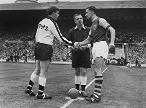 Images Dated 8th November 2011: Danny Blanchflower and Jimmy Adamson shake hands before the 1962 FA Cup Final