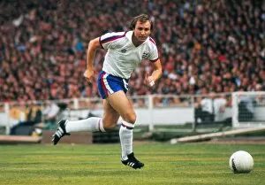 Images Dated 4th June 1977: Dennis Tueart - England