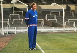 Images Dated 18th March 2011: Don Revie - England manager at training in 1974