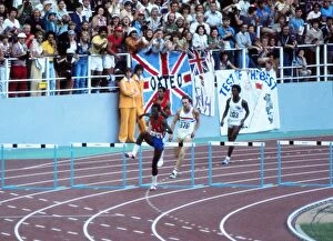 Images Dated 10th November 2011: Edwin Moses on the way to winning gold at the 1976 Montreal Olympics
