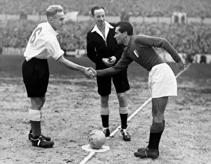 Sport Prints: England captain Billy Wright shakes hands with Italy captain Riccardo Carapellese in 1949 +