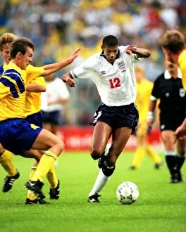 Images Dated 24th May 2012: Englands Carlton Palmer - Euro 92