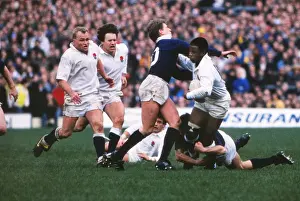 Englands Chris Oti hands-off Scotlands Craig Chalmers - 1989 Five Nations