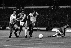 Images Dated 13th October 1982: Englands Cyrille Regis and Paul Mariner