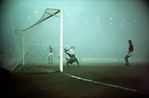 Englands Malcolm MacDonald scores a disallowed goal in the fog during the abandoned game against Czechoslovakia in 1975