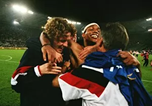Images Dated 22nd June 2012: Englands Paul Ince and Steve McManaman celebrate qualification to the 1998 World Cup