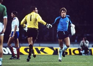 Images Dated 13th October 1982: Englands Peter Shilton and West Germanys Toni Schumacher