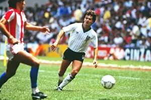 Images Dated 2nd June 2010: Englands Steve Hodge - 1986 World Cup