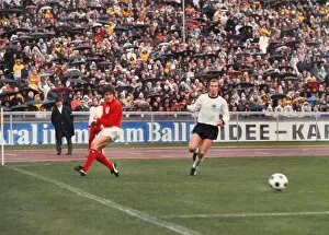 Images Dated 22nd November 2011: Euro72: W. Germany 0 England 0