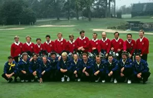 Images Dated 28th June 2010: The European team and their caddies - 1993 Ryder Cup