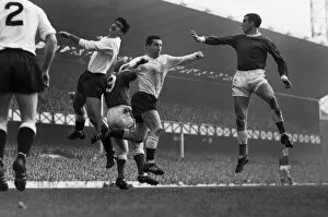 Images Dated 23rd April 2007: Everton take on Spurs in 1963 / 4