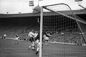 1959 FA Cup Final - Nottingham Forest 2 Luton Town 1 Collection: FA Cup Final: Forest 2 Luton 1