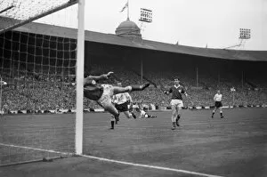 1961 FA Cup Final - Tottenham Hotspur 2 Leicester City 0 Collection: FA Cup Final: Spurs 2 Leicester 0