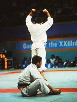 Images Dated 4th January 2011: Frank Wieneke defeats Neil Adams - 1984 Los Angeles Olympics