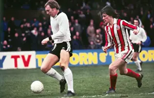 Fulhams Bobby Moore and Sheffield Uniteds Simon Stainrod