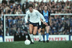 Spurs Collection: Glenn Hoddle on the ball for Spurs in the 1980 / 1 season
