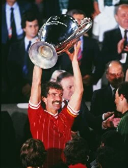 1984 European Cup Final: Liverpool 1* Roma 1 (*win on pens) Collection: Graeme Souness lifts the 1984 European Cup