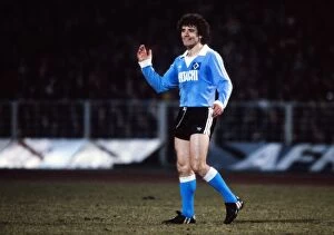 Images Dated 26th May 2010: Hamburg Kevin Keegan plays against Kaiserslautern in 1979