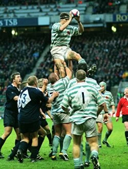 Images Dated 20th May 2011: Hamish Innes wins a lineout for Cambridge in the 1999 Varsity Match