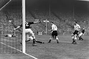 Ivor Broadis scores for England - 1952 / 3 British Home Championship