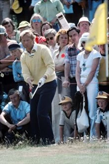 Images Dated 13th May 2009: Jack Nicklaus chips during the final round of the 1977 Open