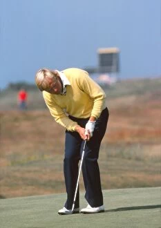 Images Dated 13th May 2009: Jack Nicklaus putts during the final round of the 1977 Open