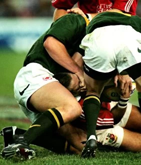 Images Dated 5th July 1997: John Bentley is gouged - 1997 British Lions Tour of South Africa