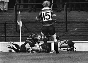 John Dix scores for Gloucester in the 1972 RFU Club Knock-Out Final