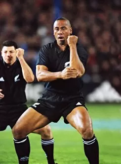 Images Dated 16th August 2011: Jonah Lomu peforms the Haka - 1999 Tri Nations