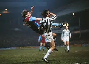 Juventus Antonio Cabrini and Aston Villas Ken McNaught