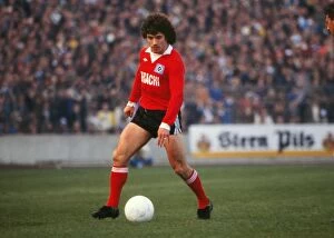 Images Dated 26th May 2010: Kevin Keegan on the ball for Hamburg