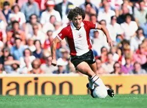 Images Dated 2nd September 2010: Kevin Keegan on the ball for Southampton