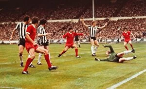 Images Dated 1974 May: Kevin Keegan scores for Liverpool - 1974 FA Cup Final