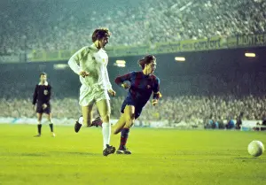 Leeds Uniteds Allan Clarke and Barcelonas Johan Cruyff during the 1975 European Cup