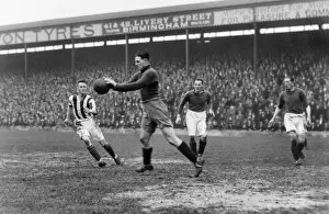 Images Dated 30th March 2012: Liverpool goalkeeper Arthur Riley in 1926
