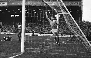 Images Dated 9th May 2012: Manchester Citys Mike Doyle celebrates scoring against West Ham in 1967 / 8