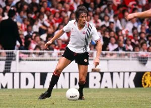 Images Dated 29th September 2010: Manchester Uniteds Stuart Pearson - 1977 Charity Shield