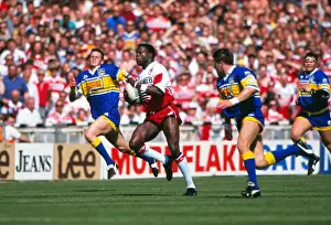 Images Dated 2011 August: Martin Offiah on the way to scoring his famous try in the 1994 Challenge Cup Final