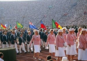 Images Dated 16th December 2011: Mary Peters during the opening ceremony of the 1984 Los Angeles Olympics