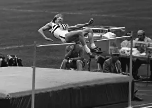Mary Peters on the way to winning pentathlon gold at the 1972 Munich Olympics