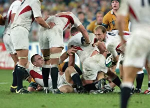 2003 Rugby World Cup Final Collection: Matt Dawson passes the ball during the 2003 World Cup Final
