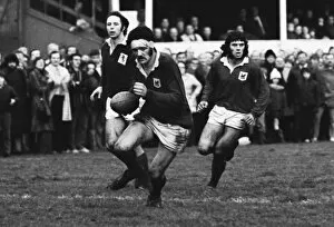 Images Dated 28th February 2012: Mervyn Davies scores for London Welsh in 1972