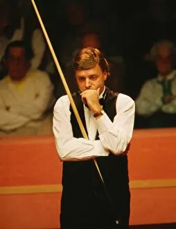 Images Dated 15th December 2011: Mike Hallett - 1992 World Snooker Championship