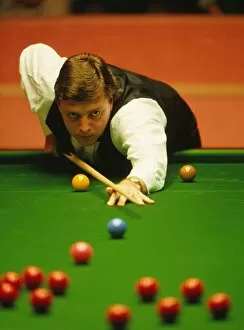 Images Dated 15th December 2011: Mike Hallett - 1992 World Snooker Championship