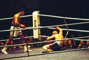 Images Dated 17th February 2011: Muhammad Ali knocks down Richard Dunn